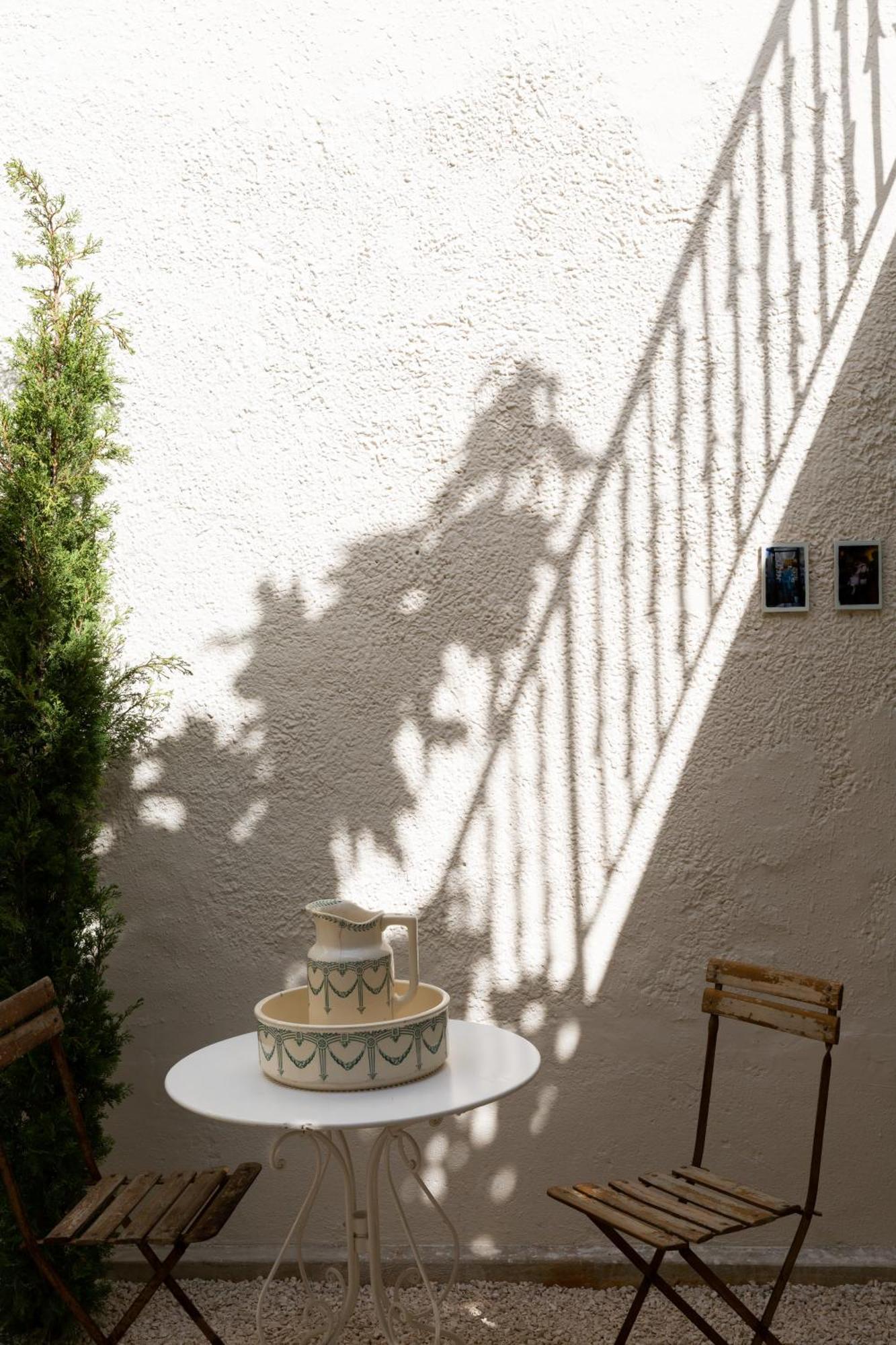 ホテル La Perroya Visan エクステリア 写真